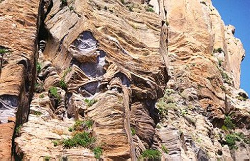 roccia.jpg (71316 bytes)